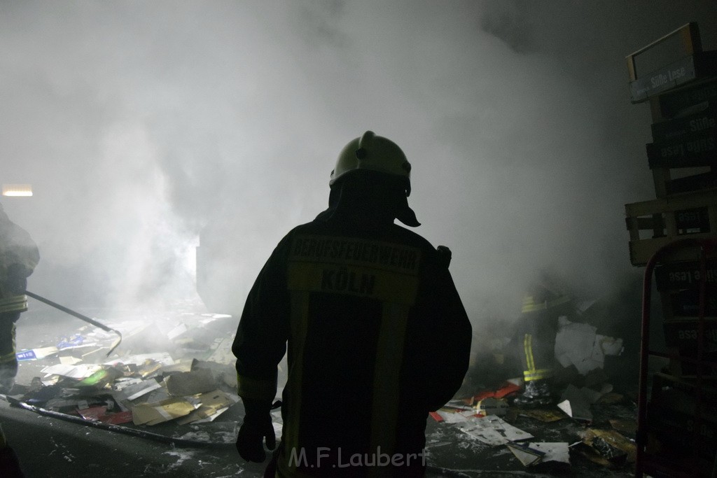 Feuer Papp Presscontainer Koeln Hoehenberg Bochumerstr P269.JPG - Miklos Laubert